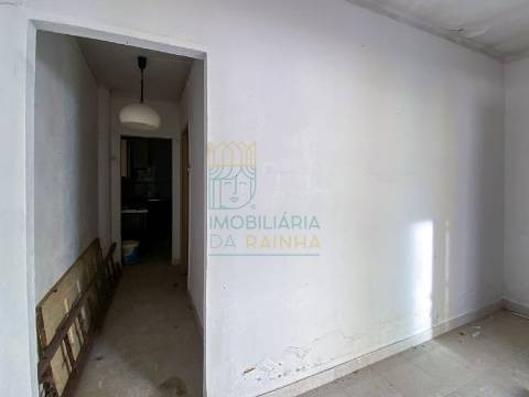 Conjunto de 3 Moradias para Recuperar em Caldas da Rainha