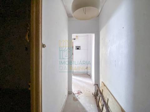 Conjunto de 3 Moradias para Recuperar em Caldas da Rainha