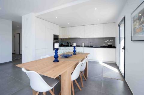 Apartamento T3 com Piscina – Salir do Porto