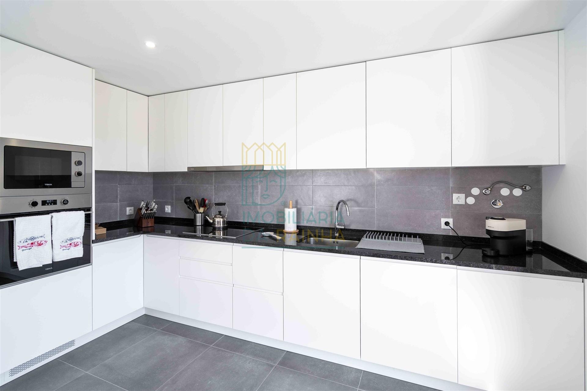 Apartamento T3 com Piscina – Salir do Porto