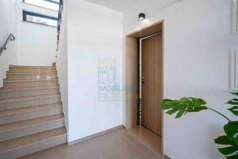 Apartamento T3 com Piscina – Salir do Porto