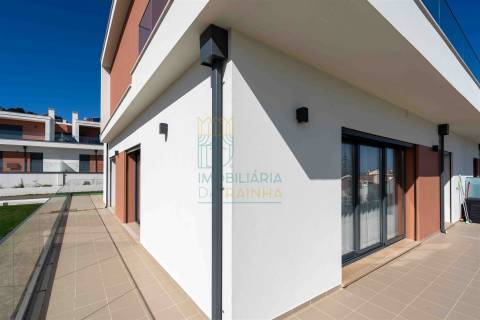 Apartamento T3 com Piscina – Salir do Porto