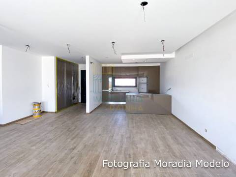 Moradia com 3 quartos, Piscina e Garagem em Caldas da Rainha