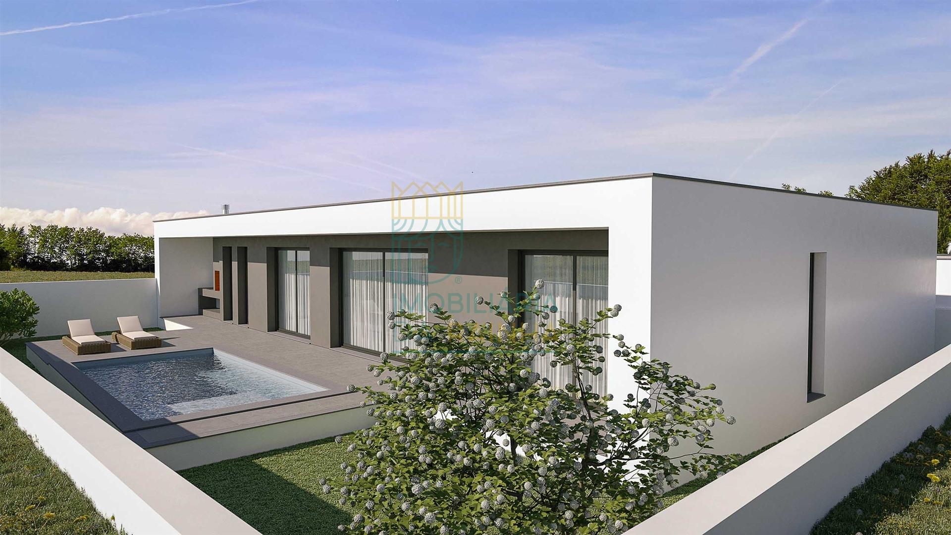 Moradia T4 com Piscina e Garagem – Entre as Caldas e a Foz do Arelho