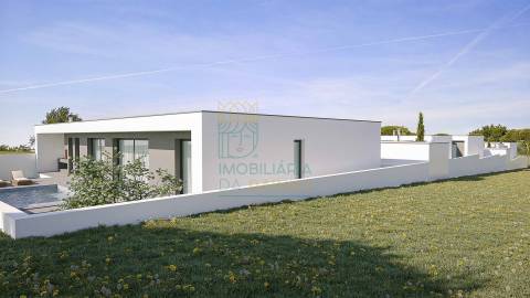 Moradia T4 com Piscina e Garagem – Entre as Caldas e a Foz do Arelho