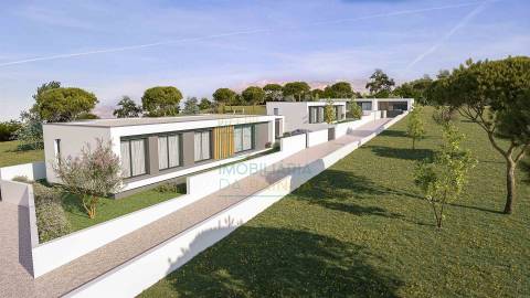 Moradia T4 com Piscina e Garagem – Entre as Caldas e a Foz do Arelho