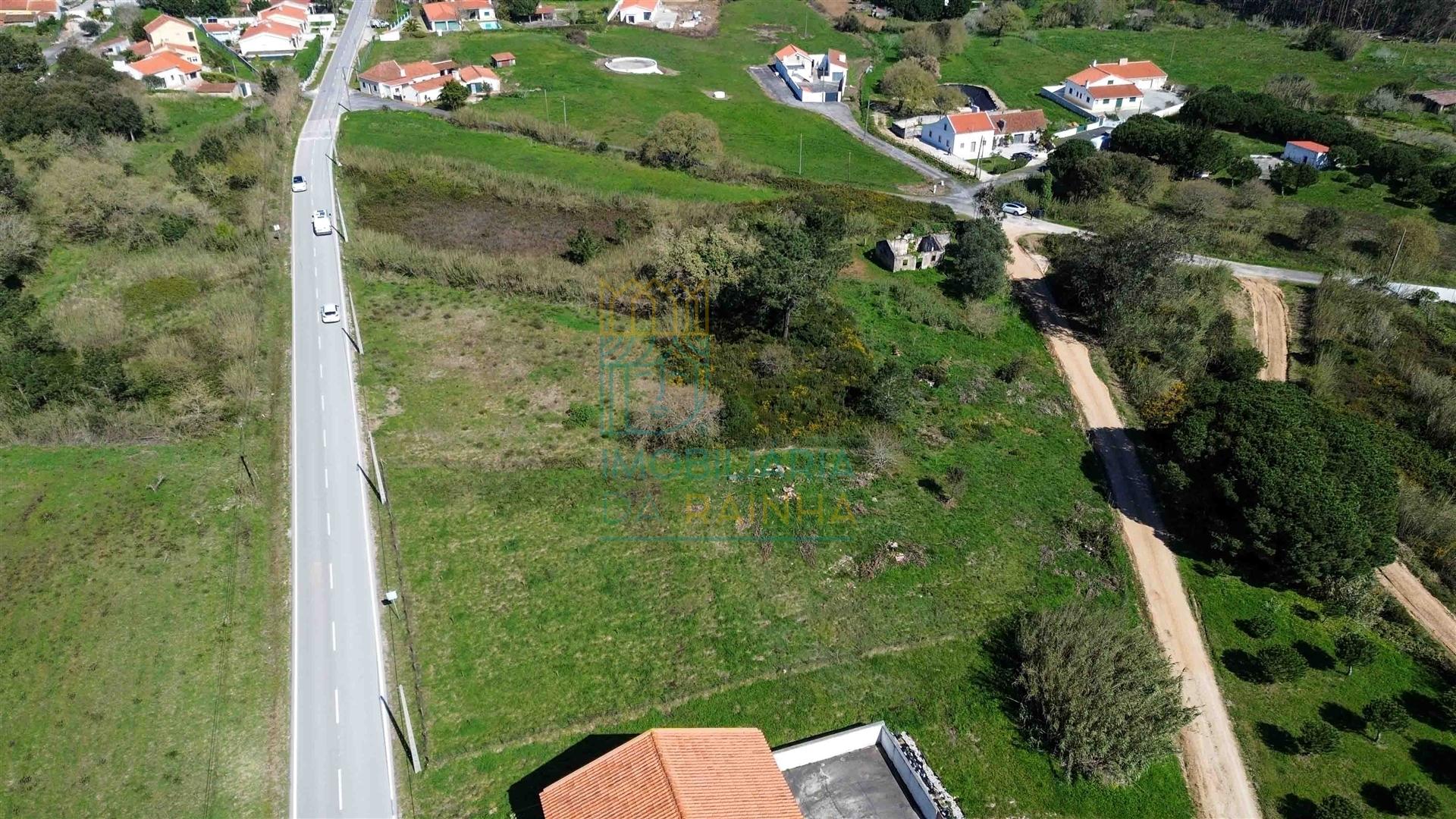 Ruína com terreno em Caldas da Rainha