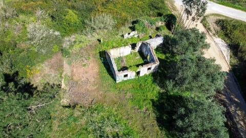 Ruína com terreno em Caldas da Rainha