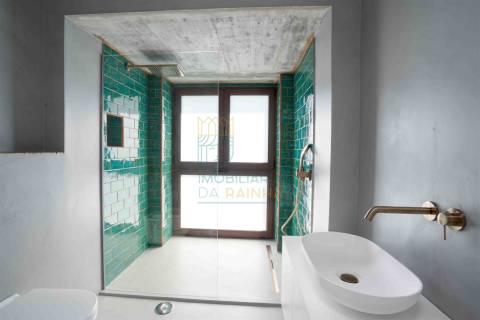 Moradia T5 com piscina e jardim