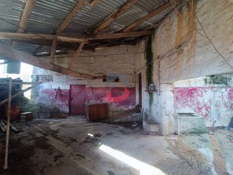 Moradia para Restaurar  Venda em Escalos de Cima e Lousa,Castelo Branco