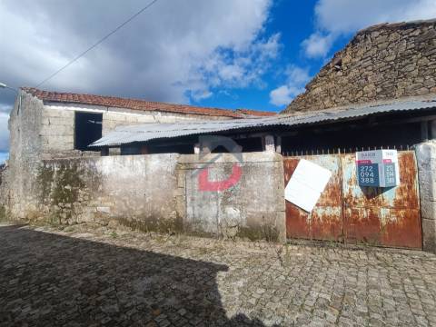 Moradia para Restaurar  Venda em Escalos de Cima e Lousa,Castelo Branco