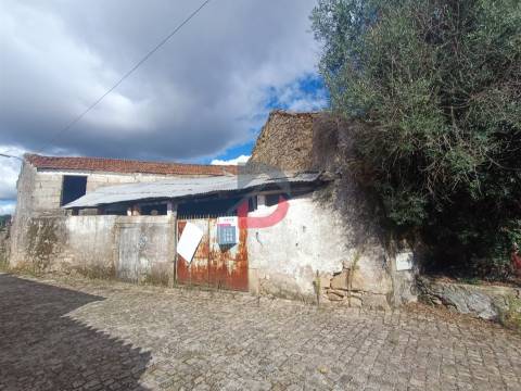 Moradia para Restaurar  Venda em Escalos de Cima e Lousa,Castelo Branco