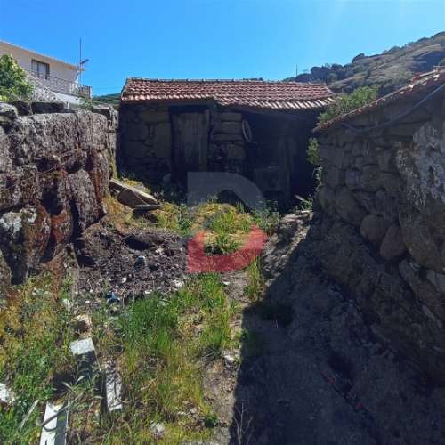 Moradia T2  para restaurar