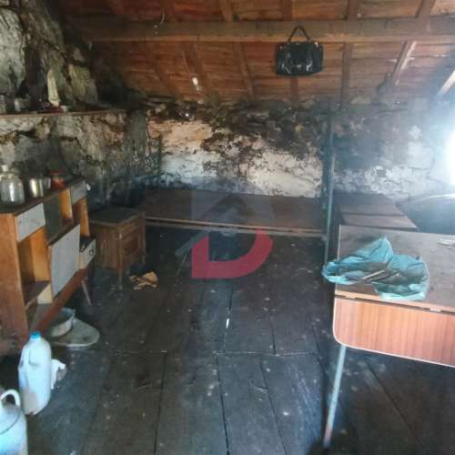 Moradia T2  para restaurar