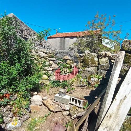 Moradia T2  para restaurar