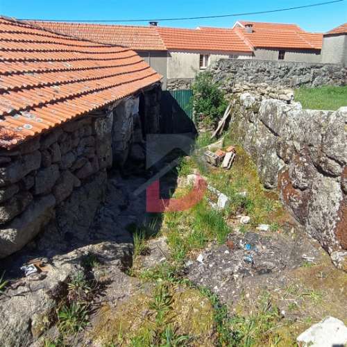 Moradia T2  para restaurar