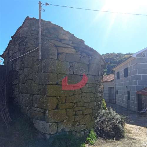 Moradia T2  para restaurar