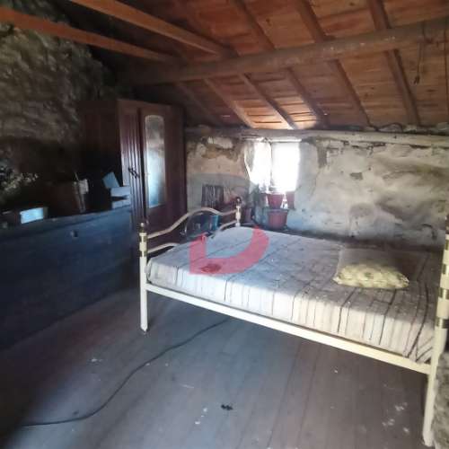 Moradia T2  para restaurar