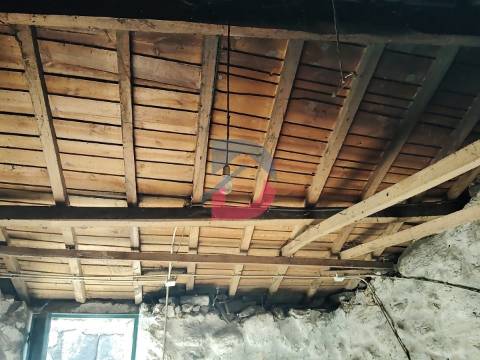 Moradia T2  para restaurar