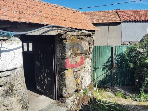 Moradia T2  para restaurar