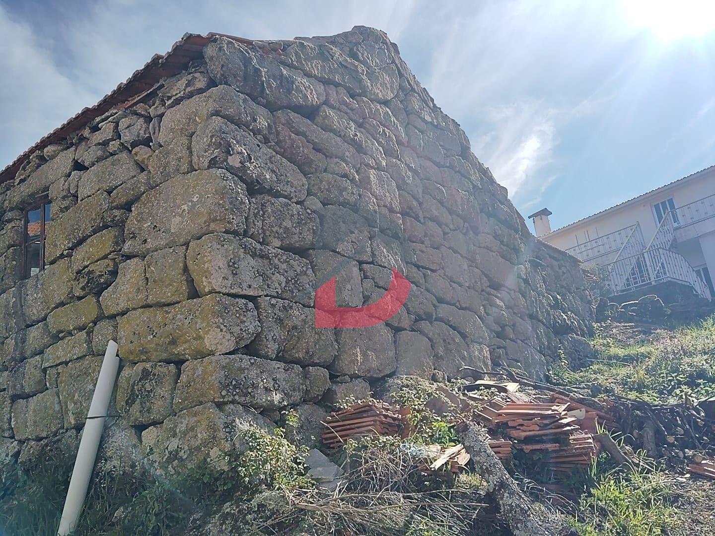 Moradia T2  para restaurar