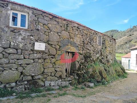 Moradia T2  para restaurar