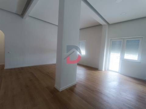Apartamento T3 com Terraço