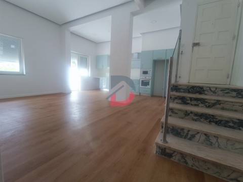 Apartamento T3 com Terraço