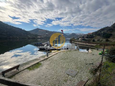 Casa em Pedra para Reabilitação Total – Seixo de Ansiães