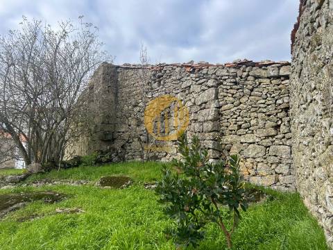 Casa em Pedra para Reabilitação Total – Seixo de Ansiães