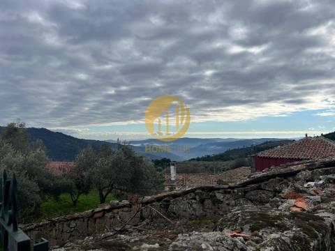 Casa em Pedra para Reabilitação Total – Seixo de Ansiães