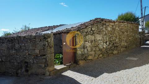Casa em Pedra para Reabilitação Total – Seixo de Ansiães