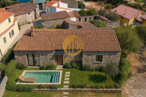 Casa em Pedra para Reabilitação Total – Seixo de Ansiães