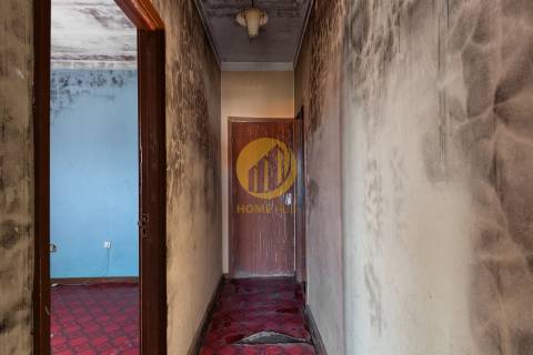 Moradia para reabilitar com Quintal e Lagar em Funcionamento – Seixo de Ansiães