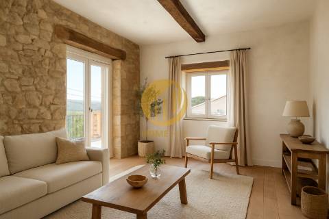 Moradia para reabilitar com Quintal e Lagar em Funcionamento – Seixo de Ansiães