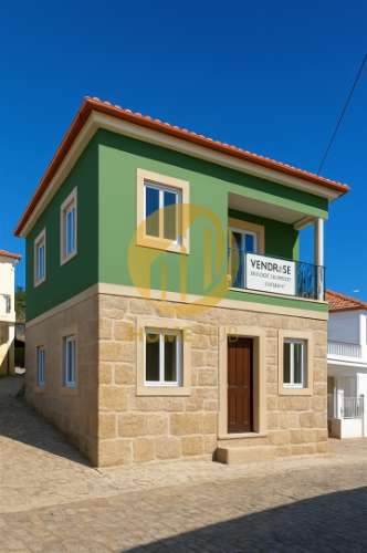 Moradia para reabilitar com Quintal e Lagar em Funcionamento – Seixo de Ansiães