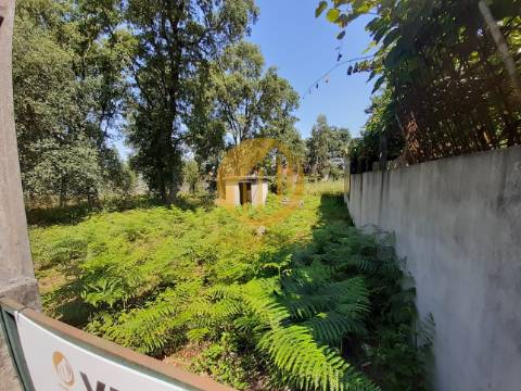 Terreno Urbano para Construção – Rua dos 4 Caminhos, Barcelos