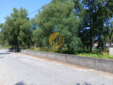 Terreno Urbano para Construção – Rua dos 4 Caminhos, Barcelos