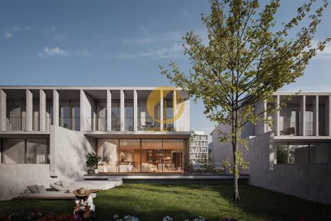 Exclusiva Moradia de Luxo em Condomínio Fechado — Espaço, Conforto e Privacidade