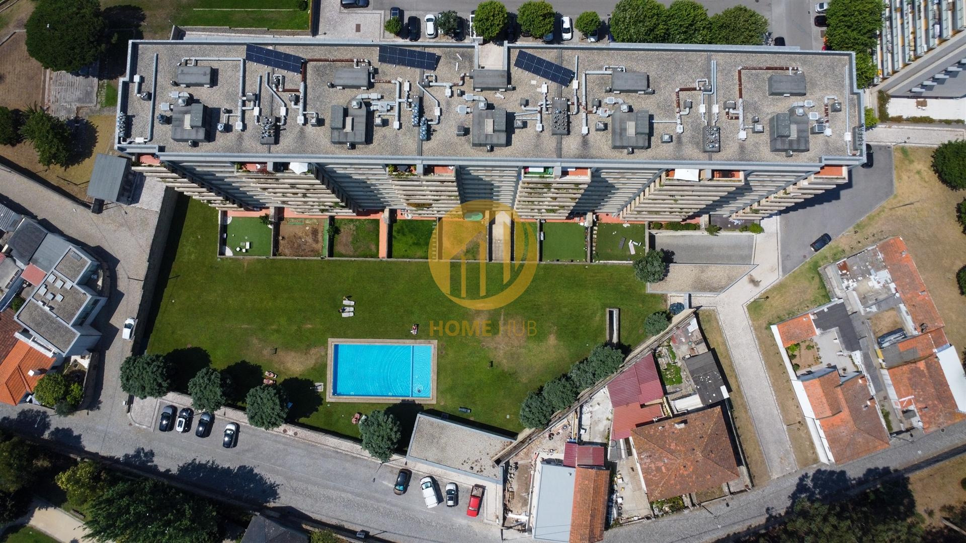 Apartamento T2 de Luxo, com piscina- Condomínio fechado Entre Quintas em Leça da Palmeira
