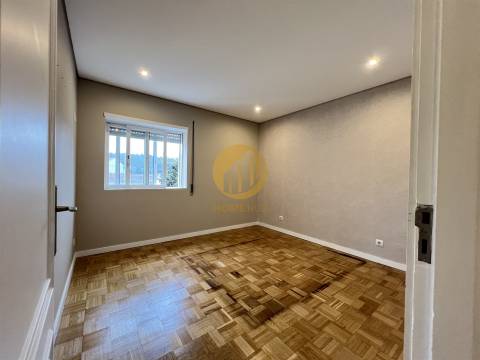 🏡 Oportunidade Única em Fânzeres – T2 Totalmente Remodelado! 🏡