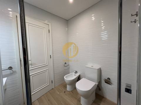 🏡 Oportunidade Única em Fânzeres – T2 Totalmente Remodelado! 🏡