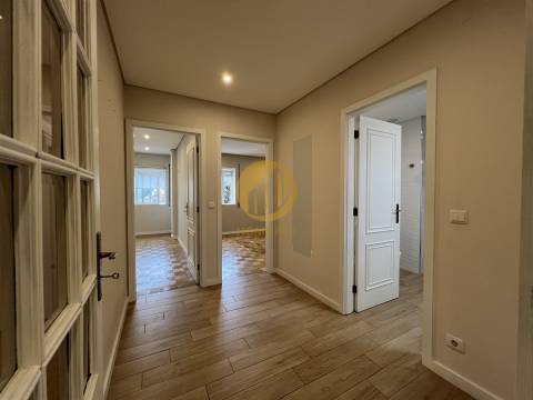 🏡 Oportunidade Única em Fânzeres – T2 Totalmente Remodelado! 🏡