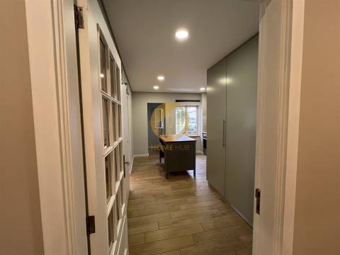 🏡 Oportunidade Única em Fânzeres – T2 Totalmente Remodelado! 🏡