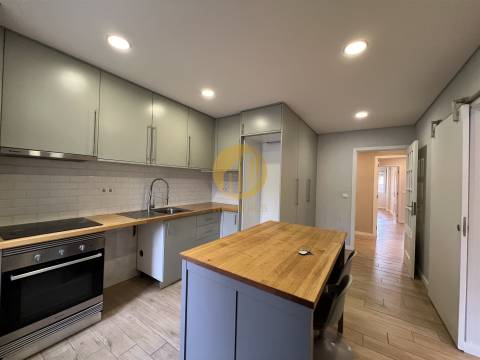 🏡 Oportunidade Única em Fânzeres – T2 Totalmente Remodelado! 🏡