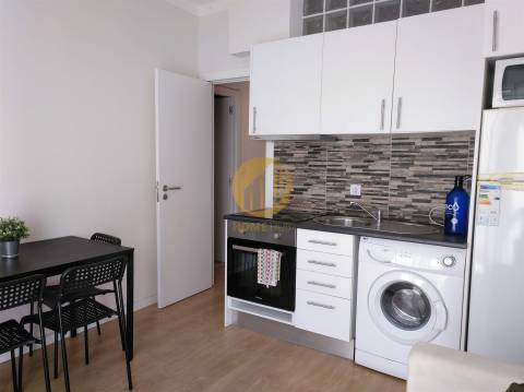 Apartamento T0 transformado em T1 Cedofeita
