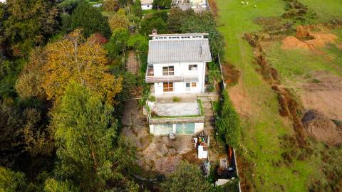 Oportunidade Única! Moradia para Reabilitar com Terreno Superior a 6.000 m²