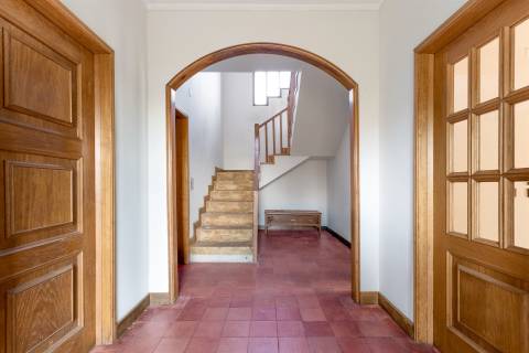 Oportunidade Única! Moradia para Reabilitar com Terreno Superior a 6.000 m²