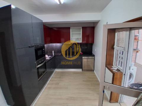 Apartamento T2, com cozinha renovada, em Baguim do Monte