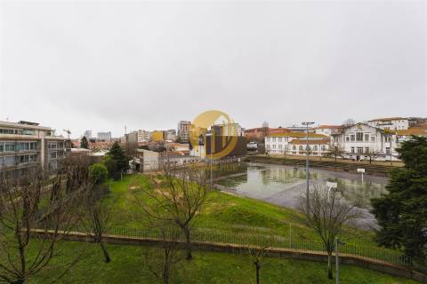 Apartamento T3 de Alta Qualidade com Suite e Estacionamento – Cedofeita, Porto